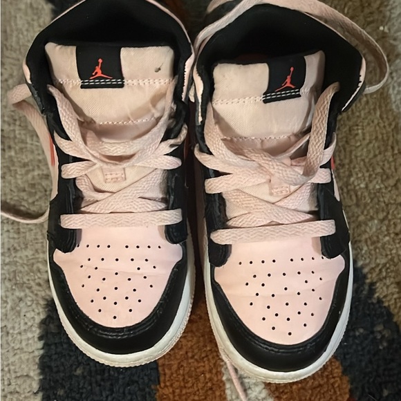 Jordan 1s - Picture 3 of 4